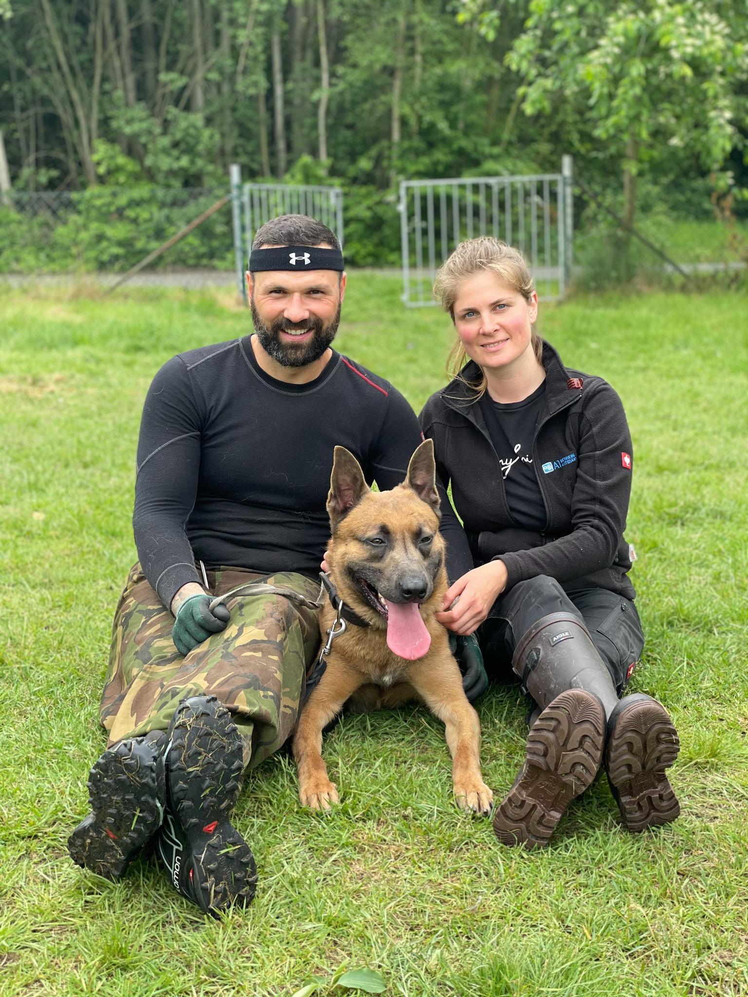 Mario und Ilijana Krajina mit eigenem Hund